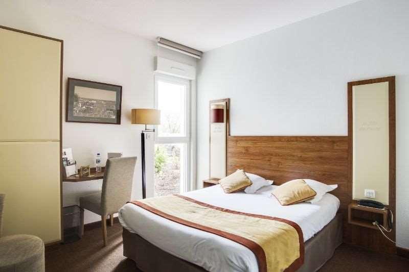 Brit Hotel De La Cote Des Havres Lessay Room photo